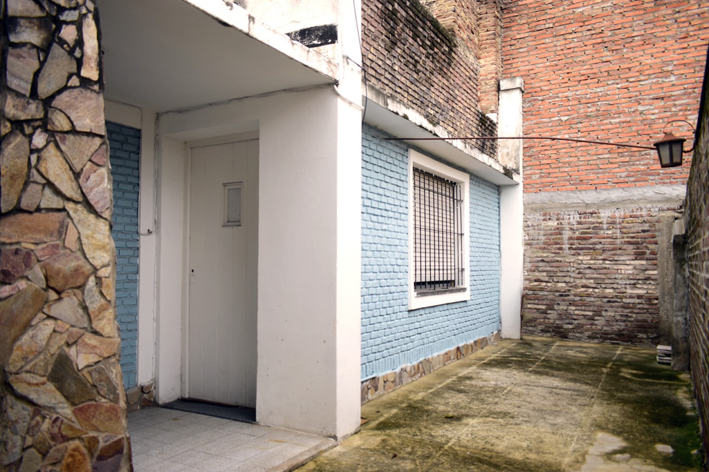 Casa 2 dormitorios Belgrano escucha ofertas