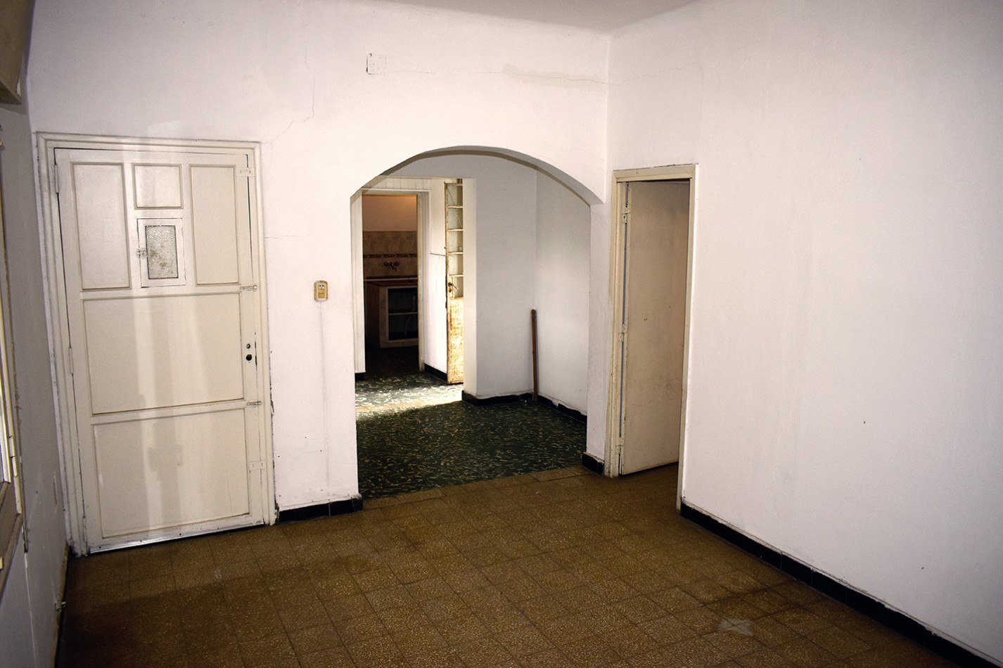 Casa 2 dormitorios Belgrano escucha ofertas