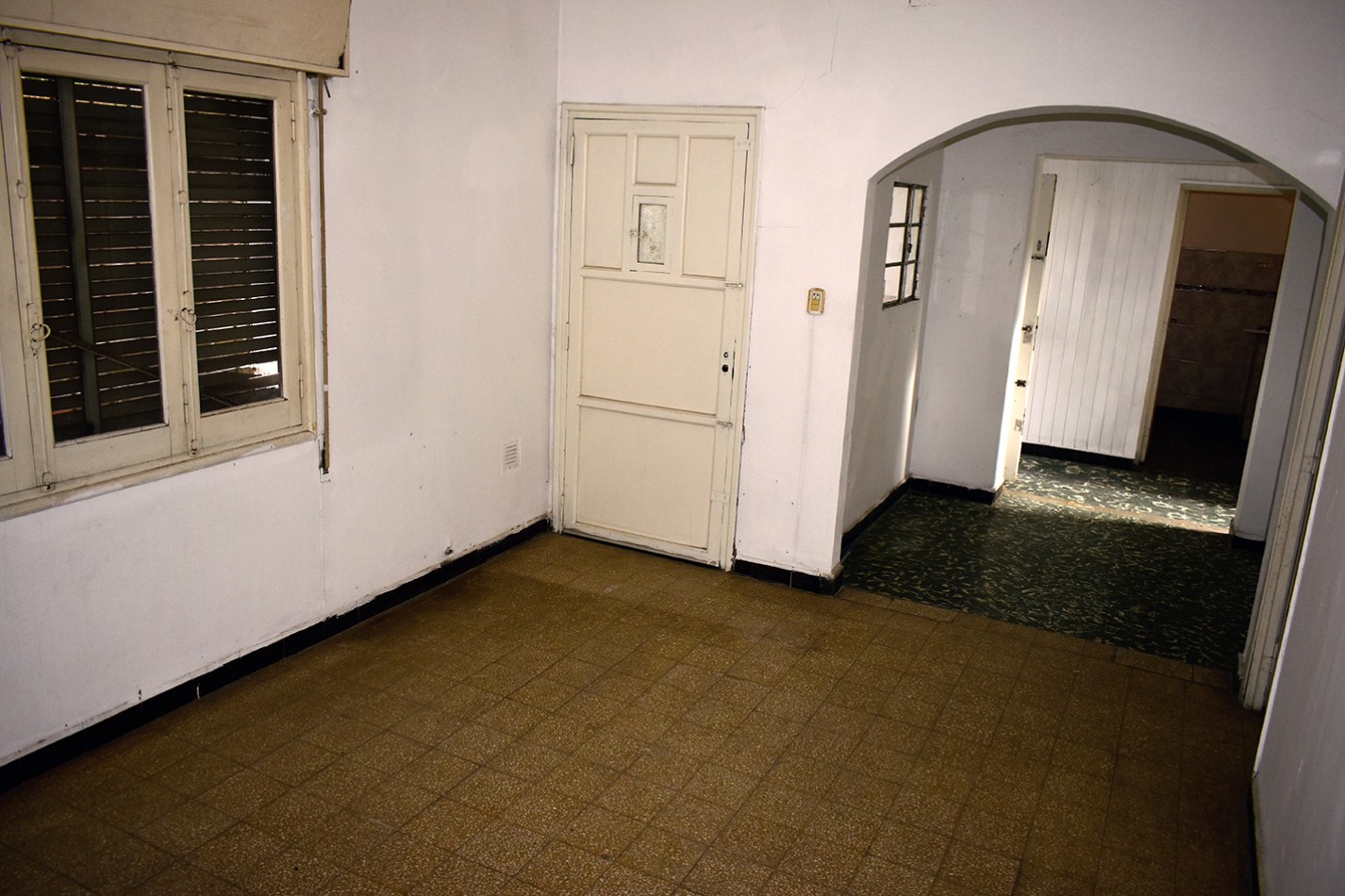 Casa 2 dormitorios Belgrano escucha ofertas