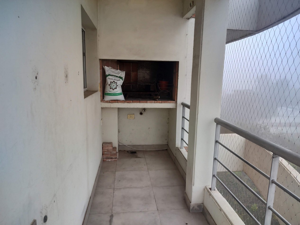 Departamento 3 dormitorios balcon aterrazado arroyito